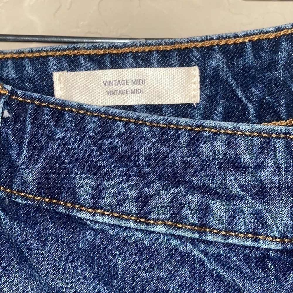 Universal Thread Vintage midi jean shorts. - Picture 3 of 5